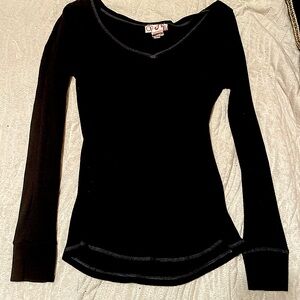 Black long sleeve V-neck